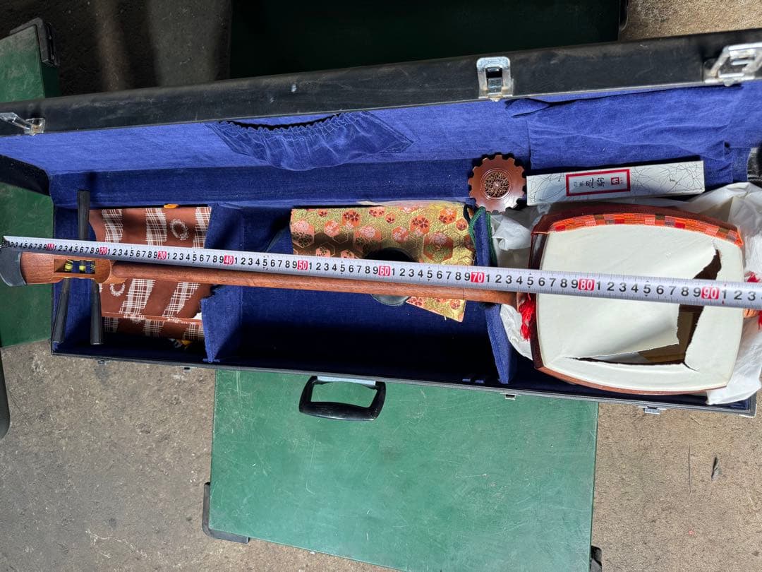 4-津軽三味線?　高級糸巻き 紅木？ハードケース&付属