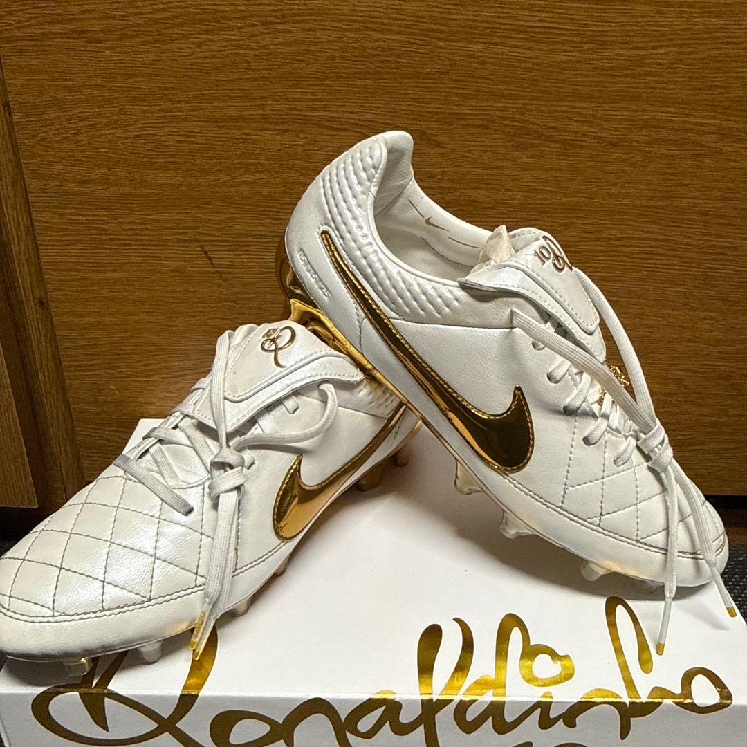ナイキ　ティエンポ　ロナウジーニョモデル限定