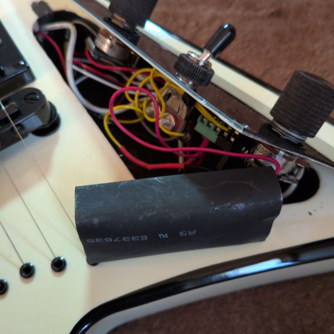 ギター　変形フライングV