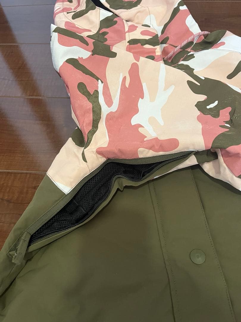 DC スノーボードウェア　カモフラージュ