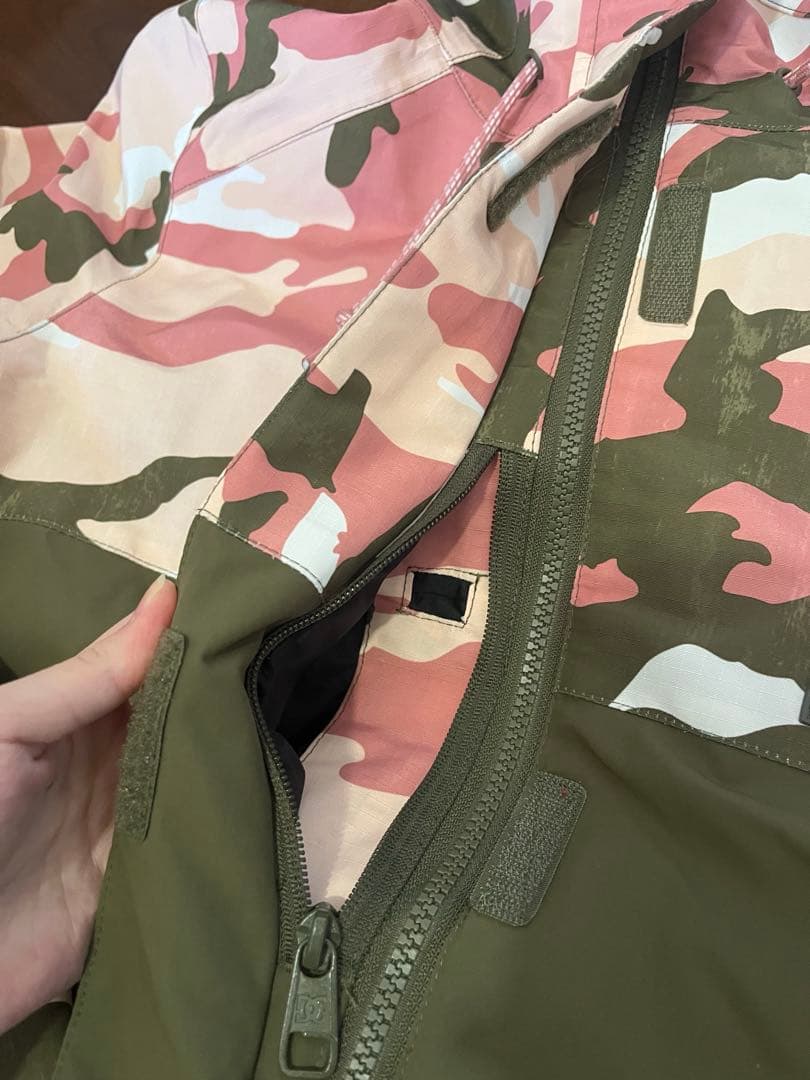 DC スノーボードウェア　カモフラージュ