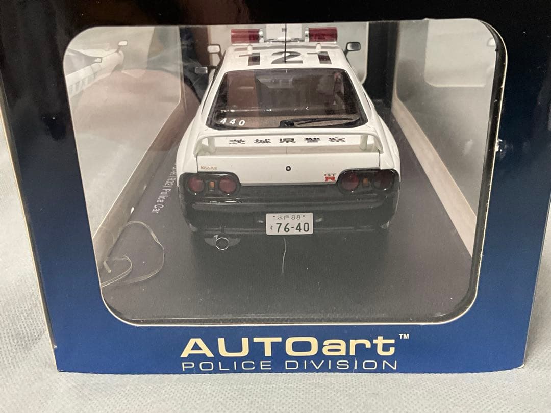 1/18　オートアート 日産 スカイラインGT-R パトカー　R32　茨城県