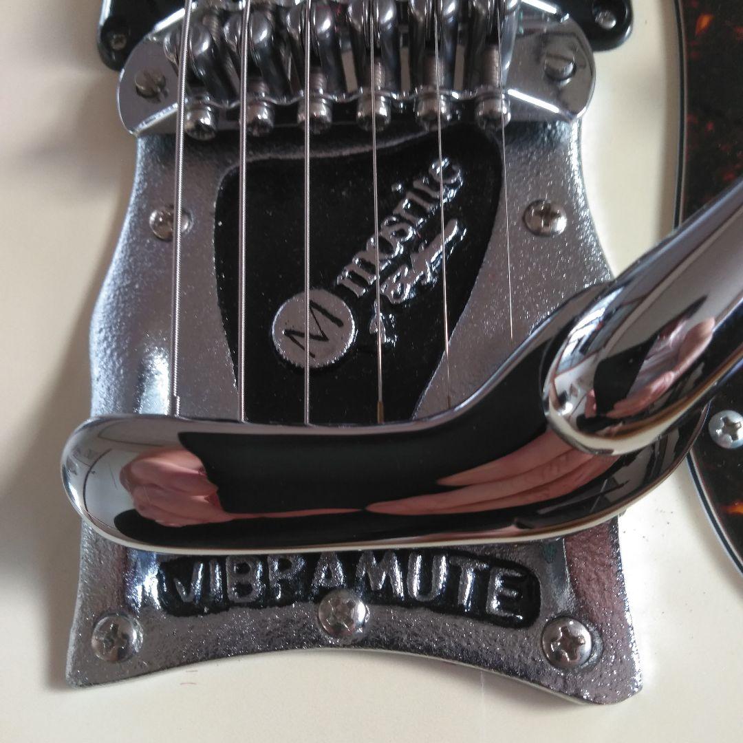 1965年エレキの若大将で登場したWhite Mosrite モズライト