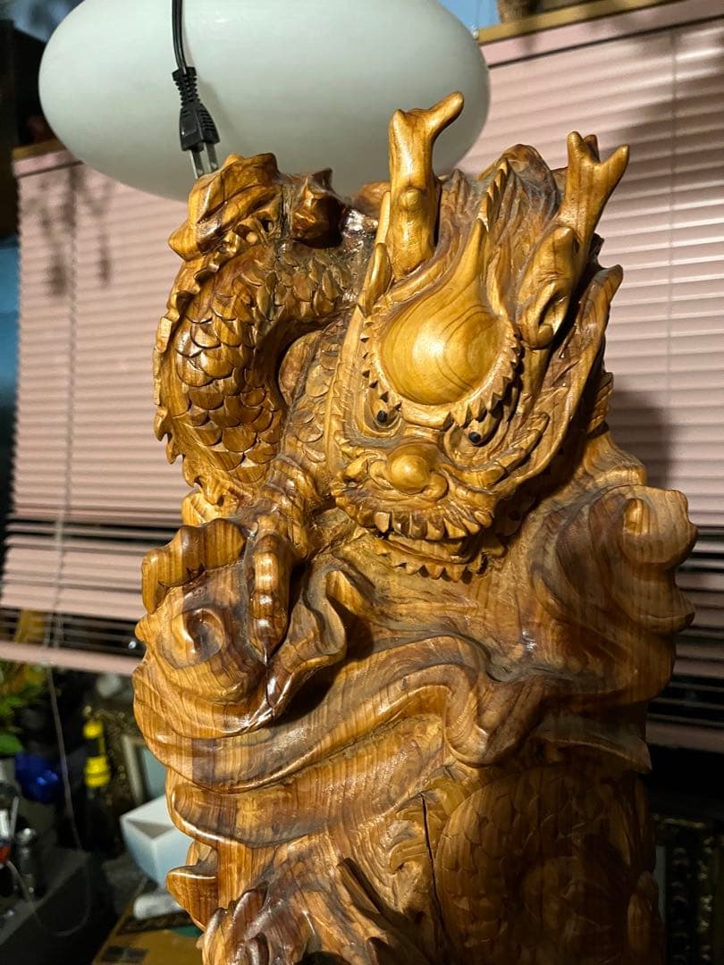 木彫り龍、90センチ龍の木彫り、特大木彫りの龍、一刀彫の龍、ドラゴン、木の株の龍