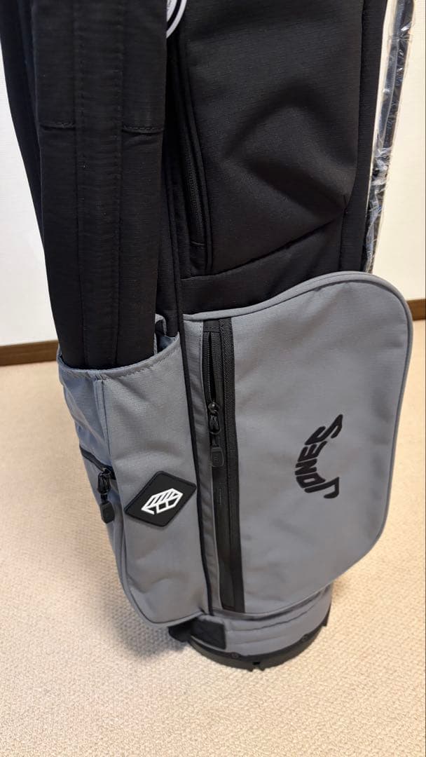 JONESのロゴ刺繍付キャディバッグ　グレー　レア