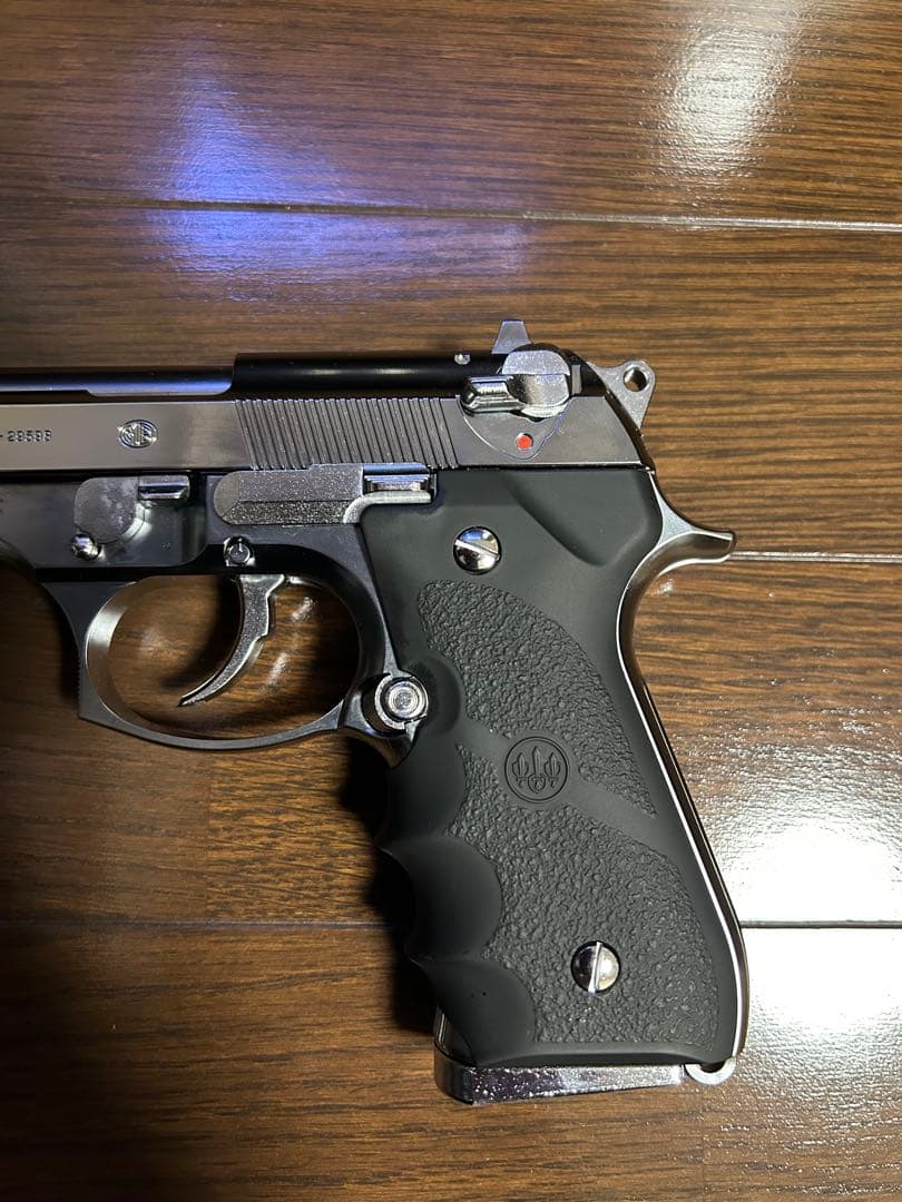 東京マルイ　M92F クロームステンレス　ガスブローバック　ハンドガン