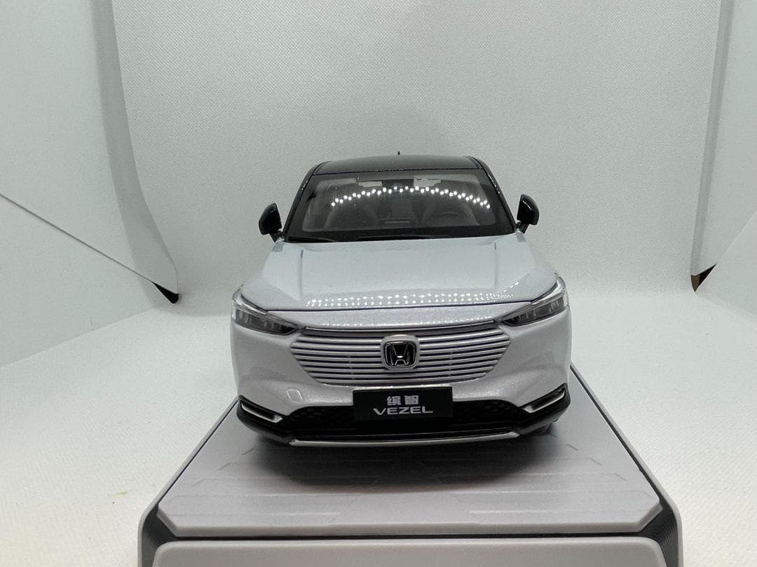 600-015 1/18 ホンダ ヴェゼル ALL NEW ホワイト