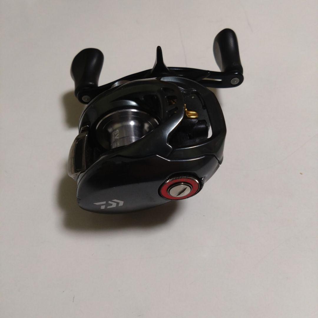 タトゥーラSVTW 7.3 左巻き　ダイワ　ベイトリール