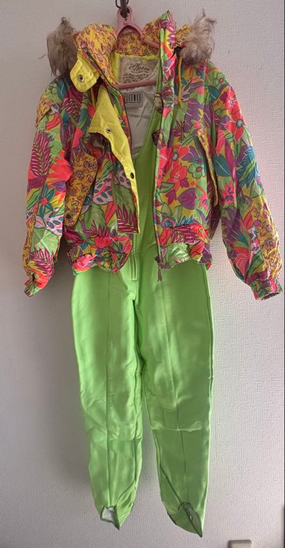 エレッセ　デサント　スキー ウェア 上下セット レディース　小物3点付　即日発送