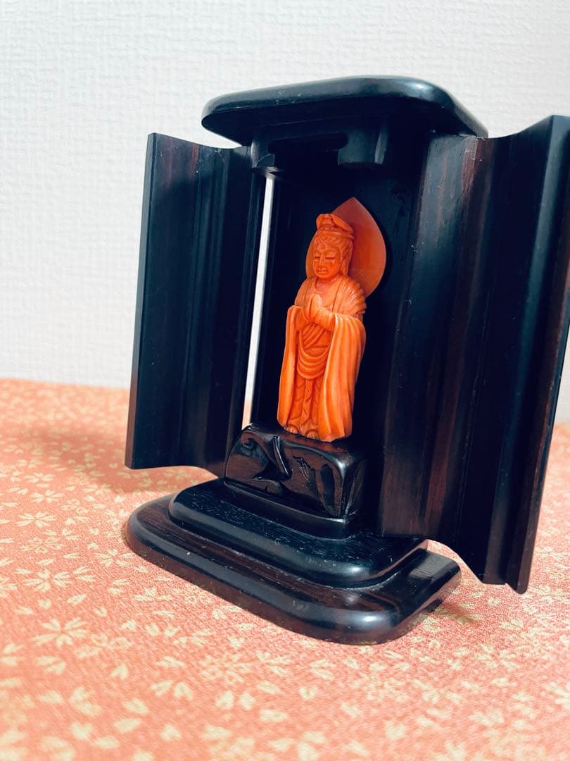 本珊瑚　珊瑚彫刻　赤珊瑚　天然珊瑚置物　仏像　普賢菩薩　御本尊　厨子入り工芸品