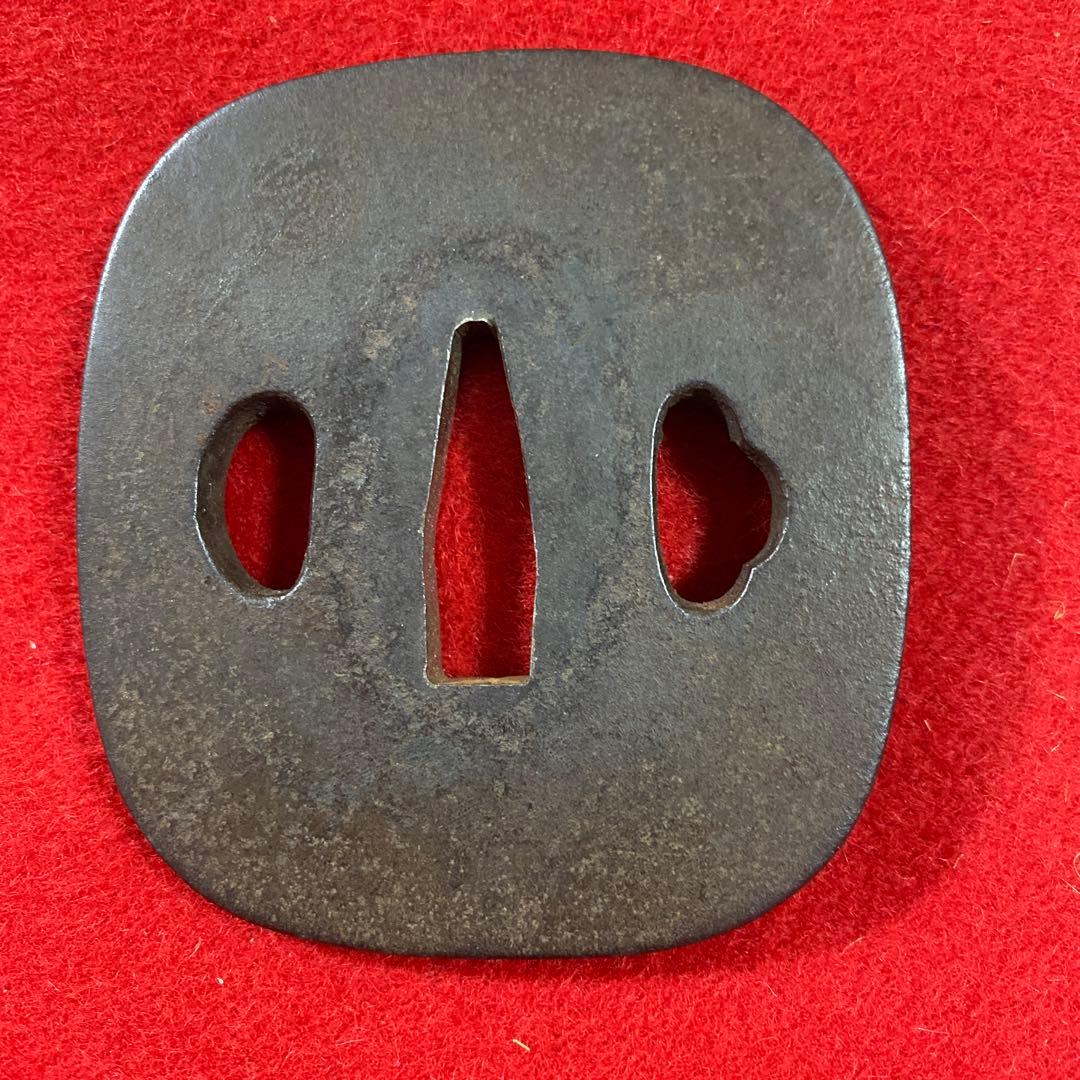 B -1 日本刀の鍔(つば) 武具　美術品　工芸品　装飾品　アンティーク　刀装具