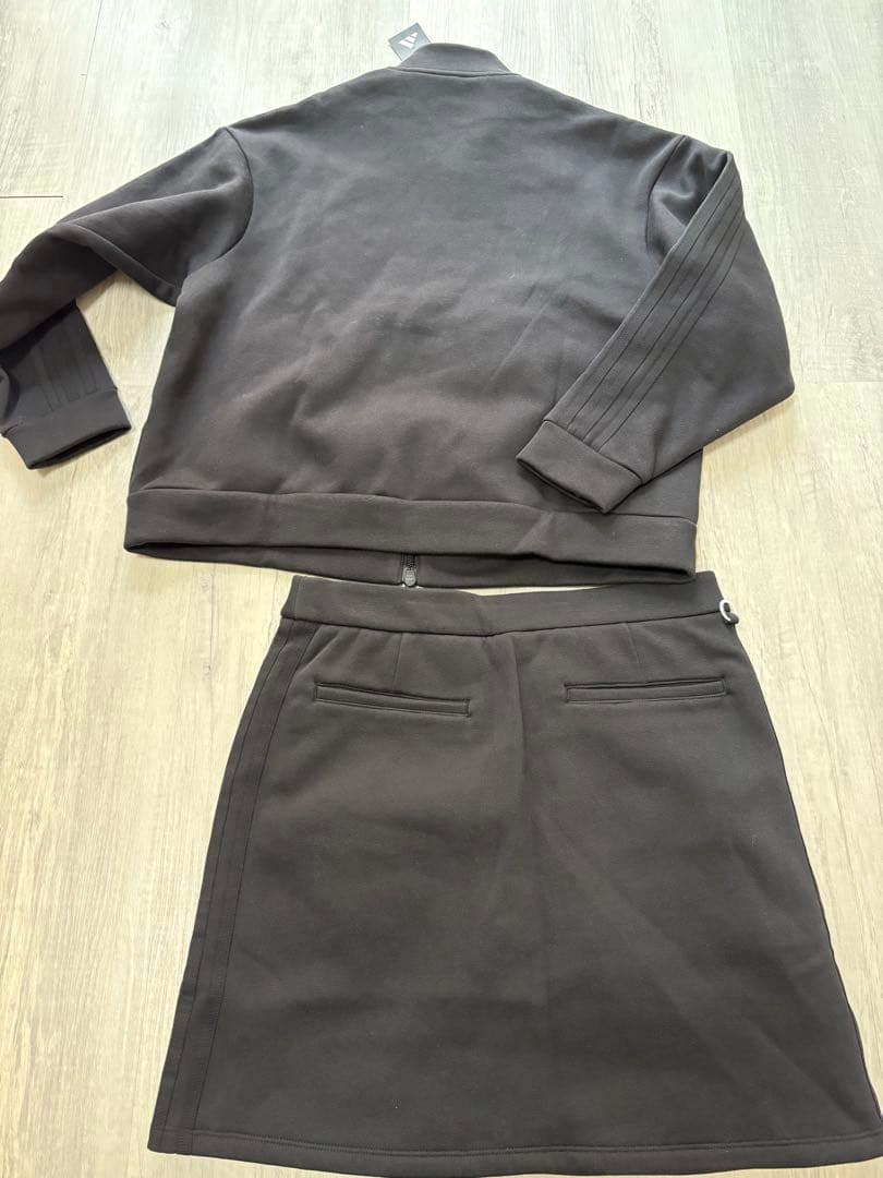 新品Lサイズ　ブラック　長袖トレーナー裏起毛スカート セットアップ ゴルフウェア