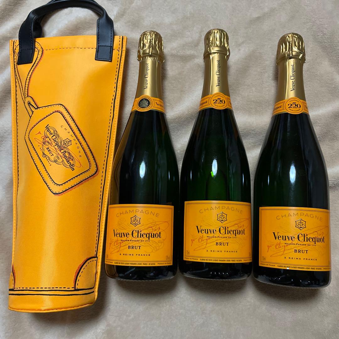 ヴーヴクリコ　シャンパン　イエローラベル３本&クーラーケース付き！