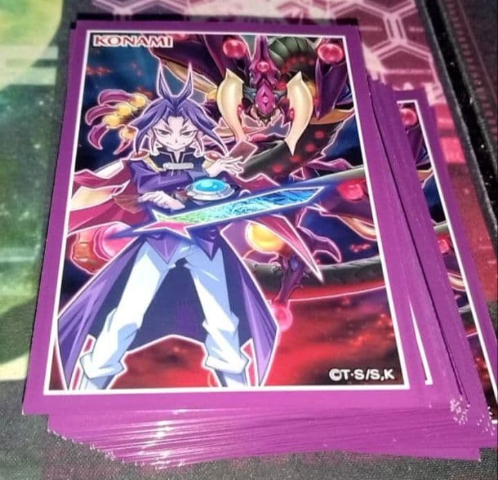 遊戯王 ユーリ スターヴヴェノムフュージョンドラゴン スリーブ58枚