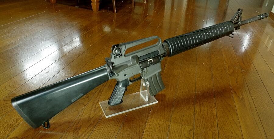 東京マルイ コルト M16A2 NiMHバッテリー＆充電器付き