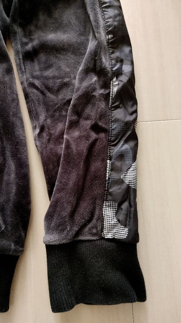 【希少】PUMA ジャージ 上下 セットアップ ベロア素材 迷彩カモ線 ロゴ刺繍