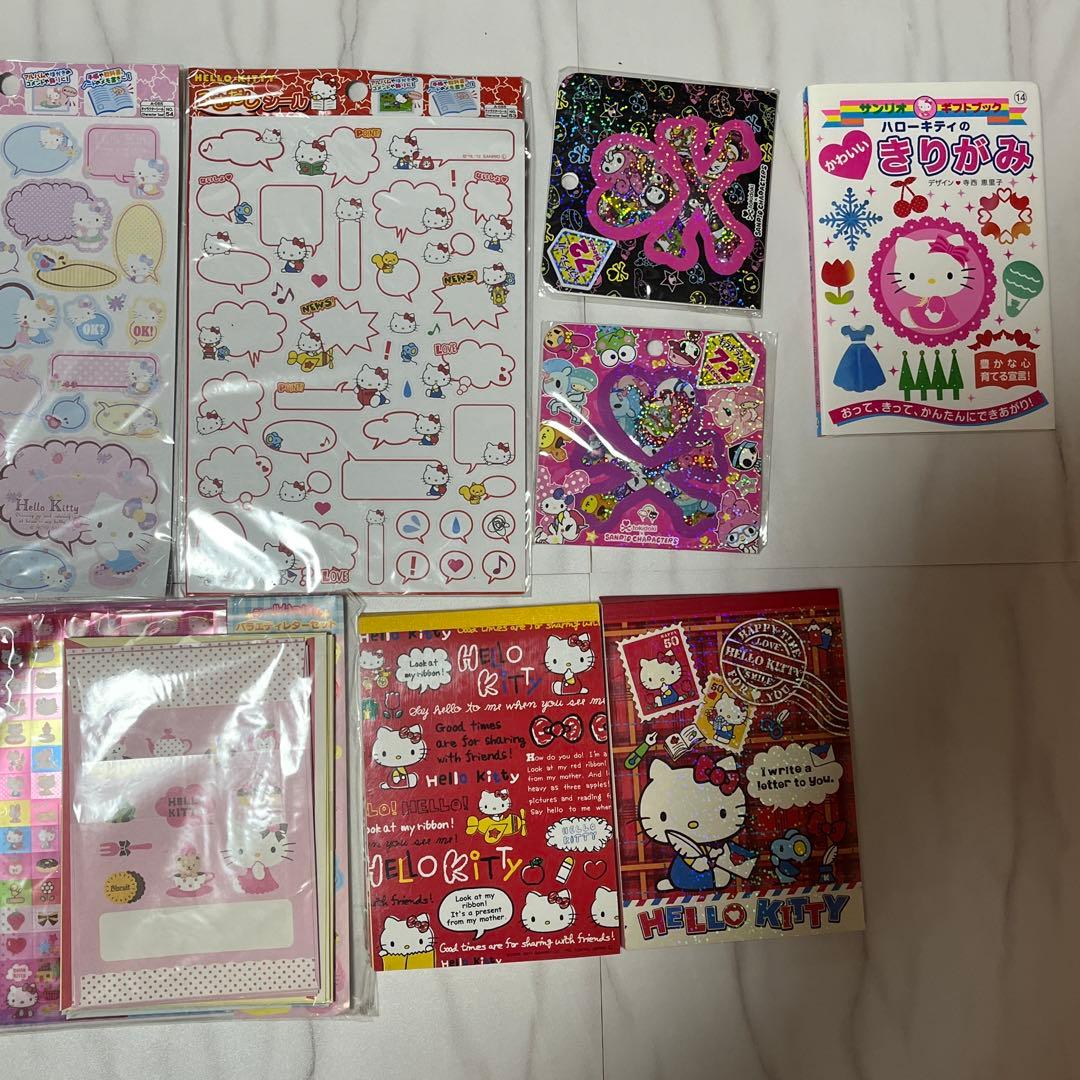 ハローキティ新品　ご当地キーホルダー　ぬいぐるみ　シール　プラモデル　限定 レア