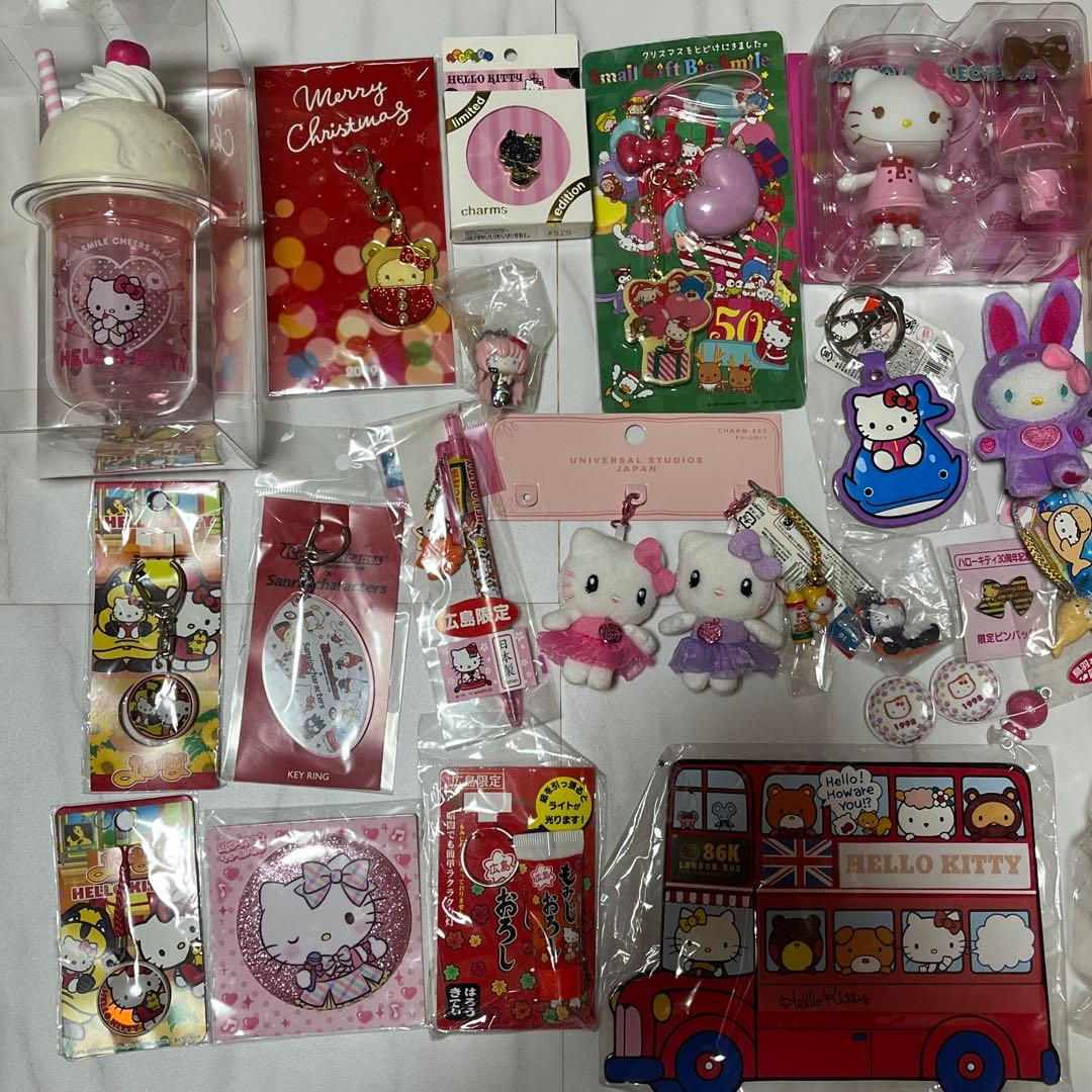 ハローキティ新品　ご当地キーホルダー　ぬいぐるみ　シール　プラモデル　限定 レア