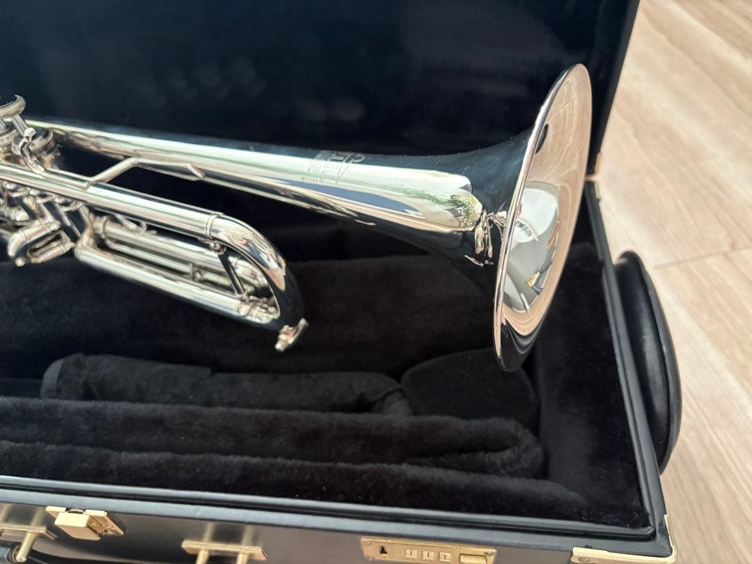 ストンビ　stomvi　B♭トランペット　タイタンTITAN