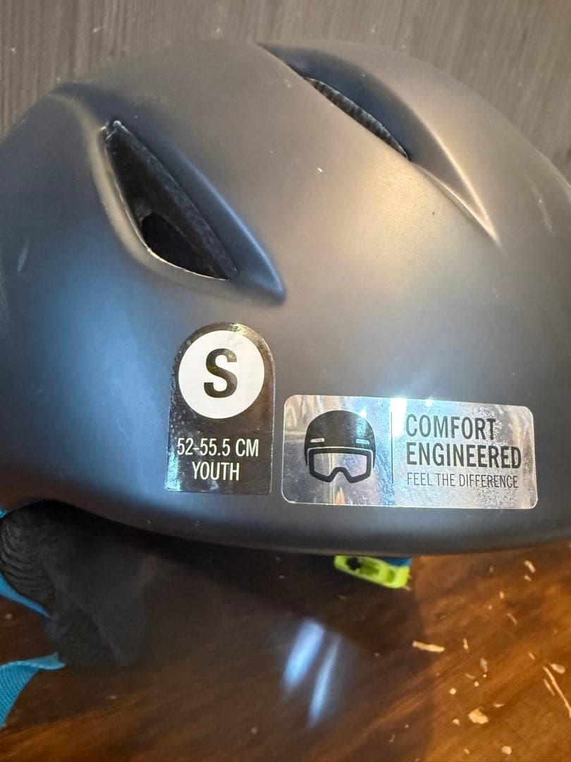 GIRO★LAUNCH★ジュニアヘルメット　スキー用子供用　スノボ子供用