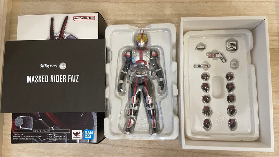 S.H.フィギュアーツ 真骨頂製法 仮面ライダーファイズ（スリーブ、アクスタ付）