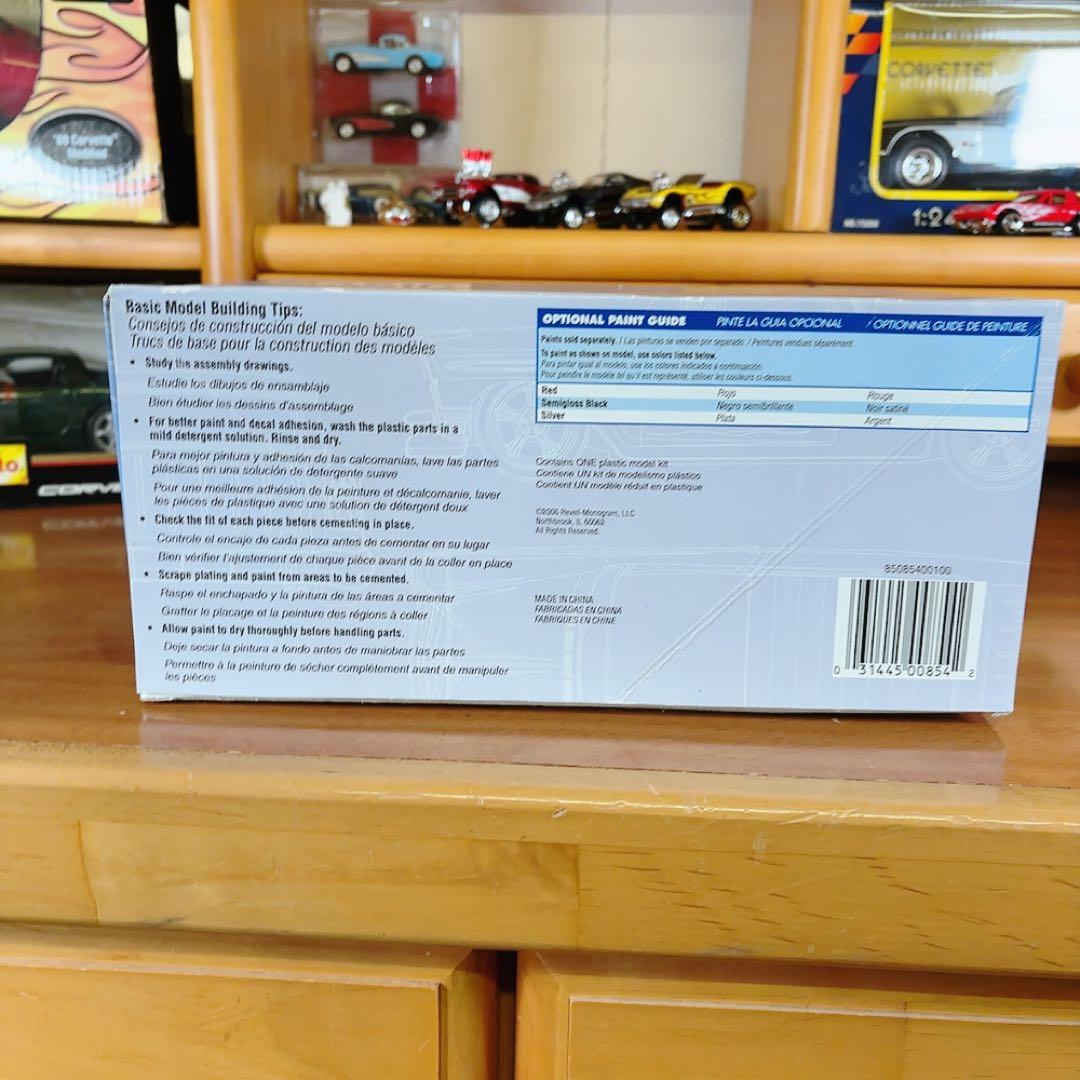 '82 Corvette コレクター 1:24 Revell レーベル