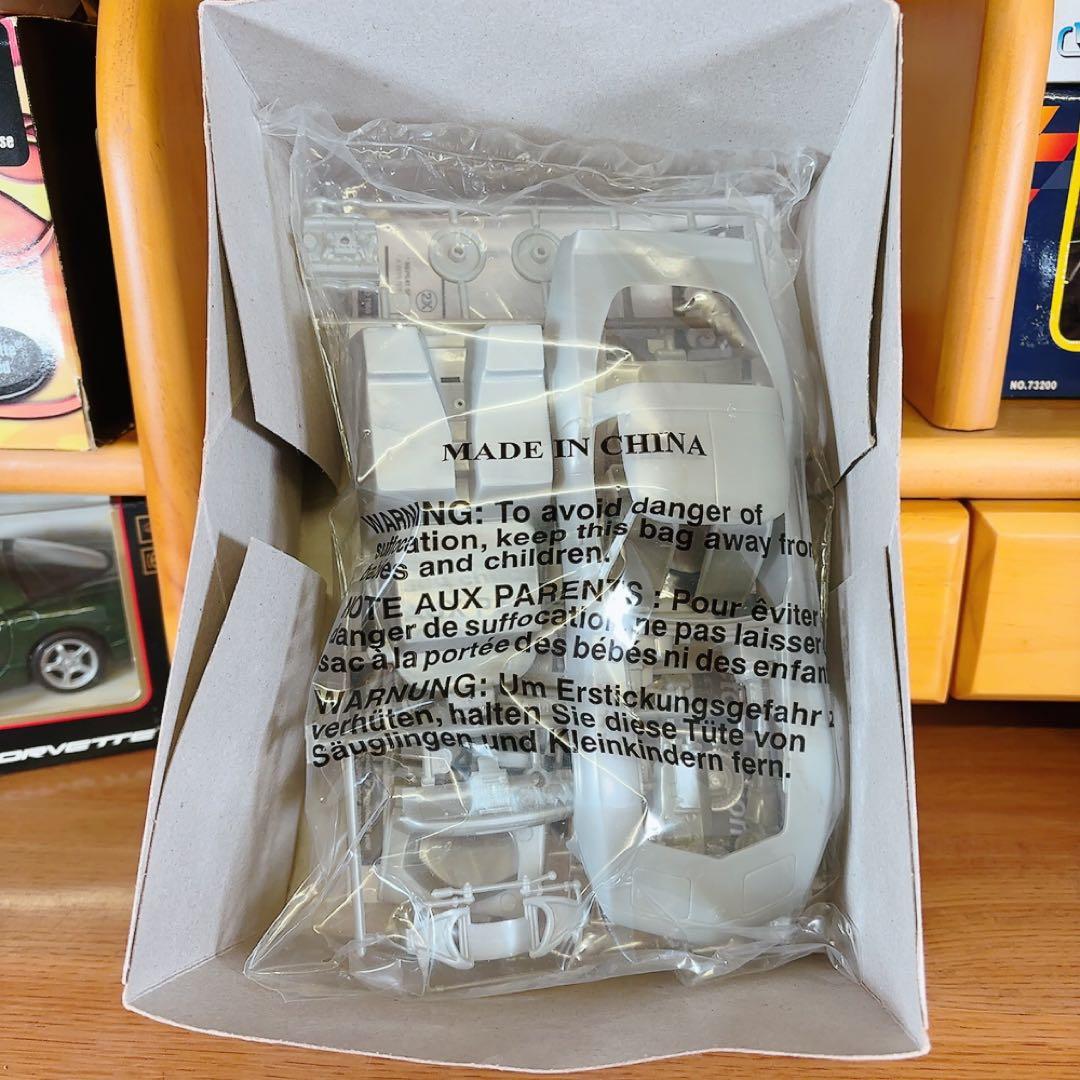 '82 Corvette コレクター 1:24 Revell レーベル