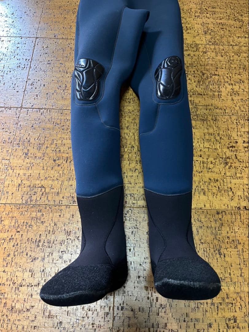 匿名配送　美品　BEWET ドライスーツ