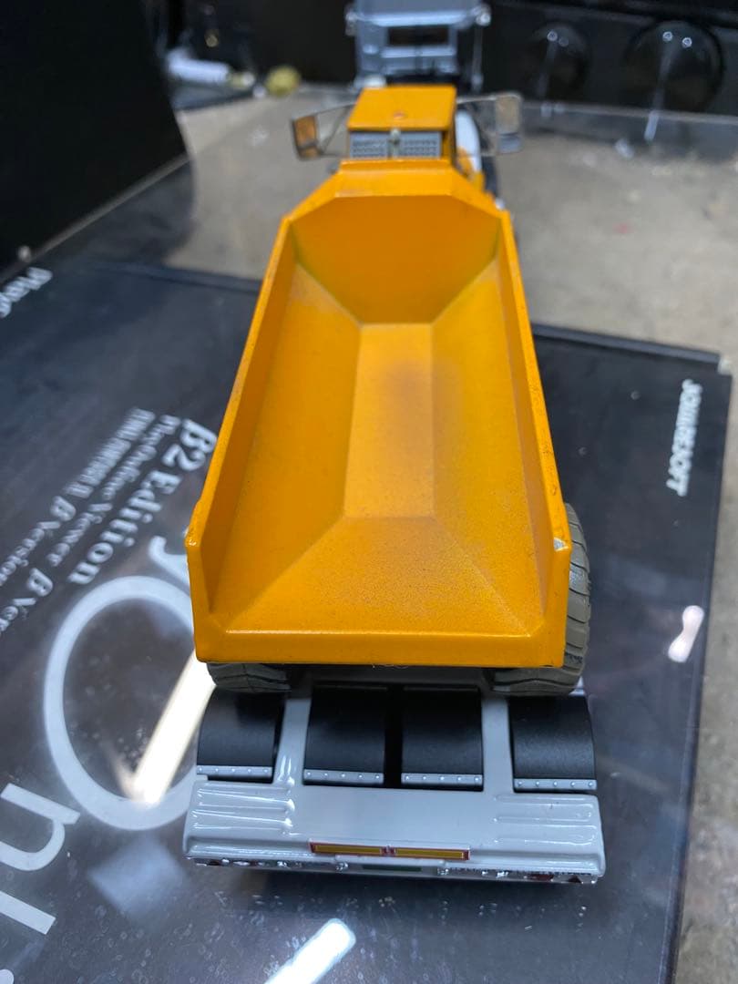 京商 1/43 UDクオン 低床トレーラー ボルボアキュレートダンプセット