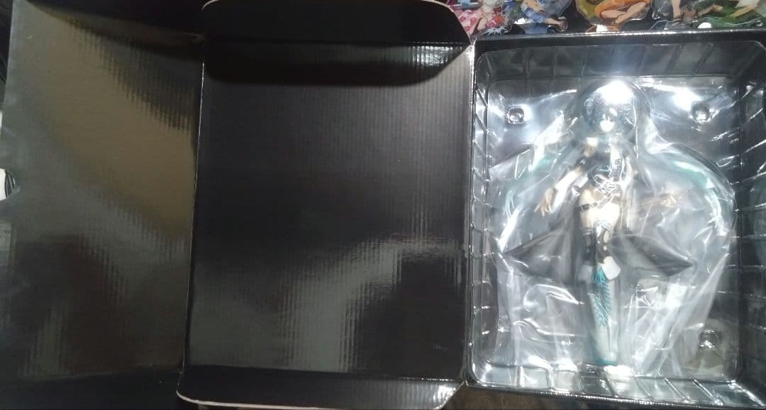 骸音シーエ フィギュア