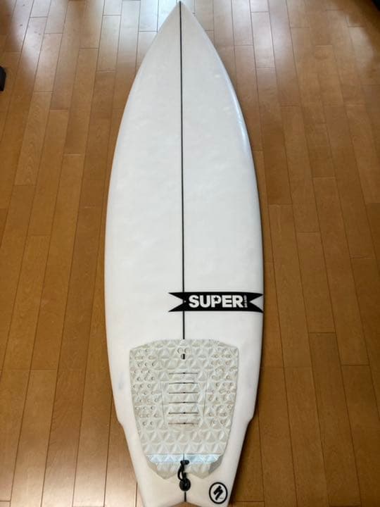 スーパーブランドサーフボードスパム5.5!23.6ℓ美品1月５日まで値下げ！