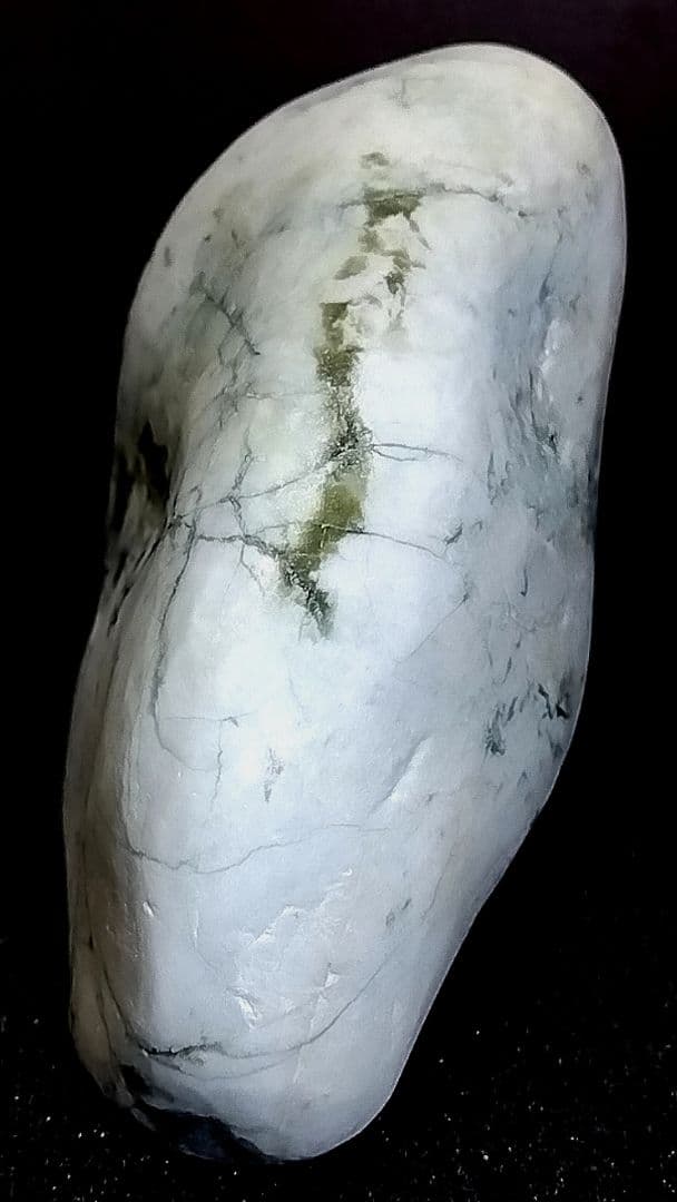 ★翡翠原石★糸魚川転石硬玉【姫川・川ズレ磨き石555ｇ】