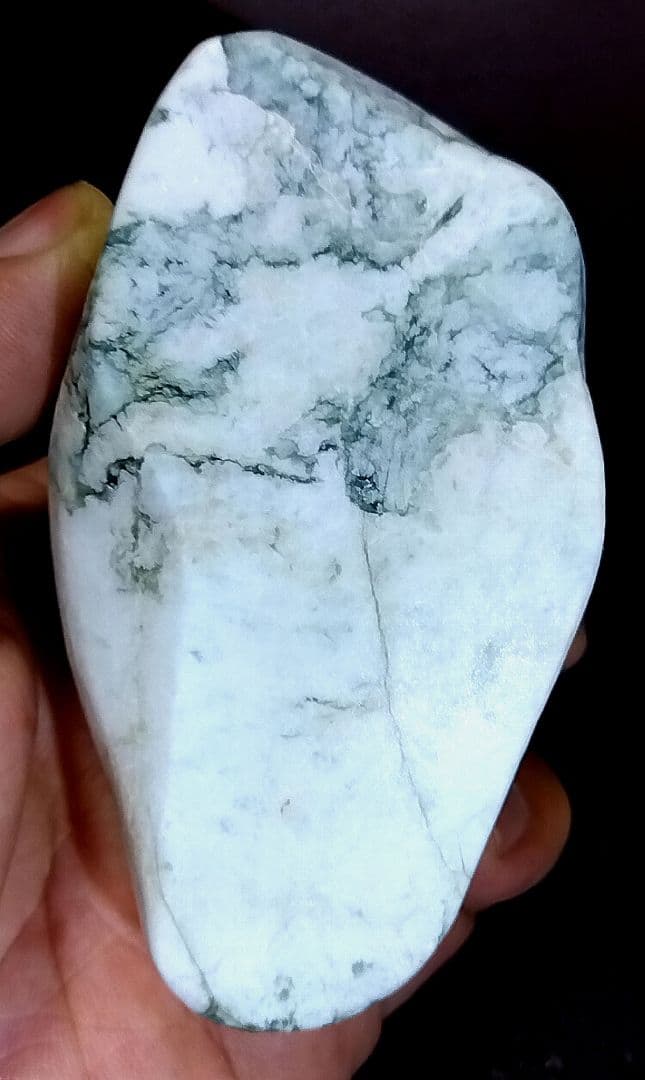 ★翡翠原石★糸魚川転石硬玉【姫川・川ズレ磨き石555ｇ】