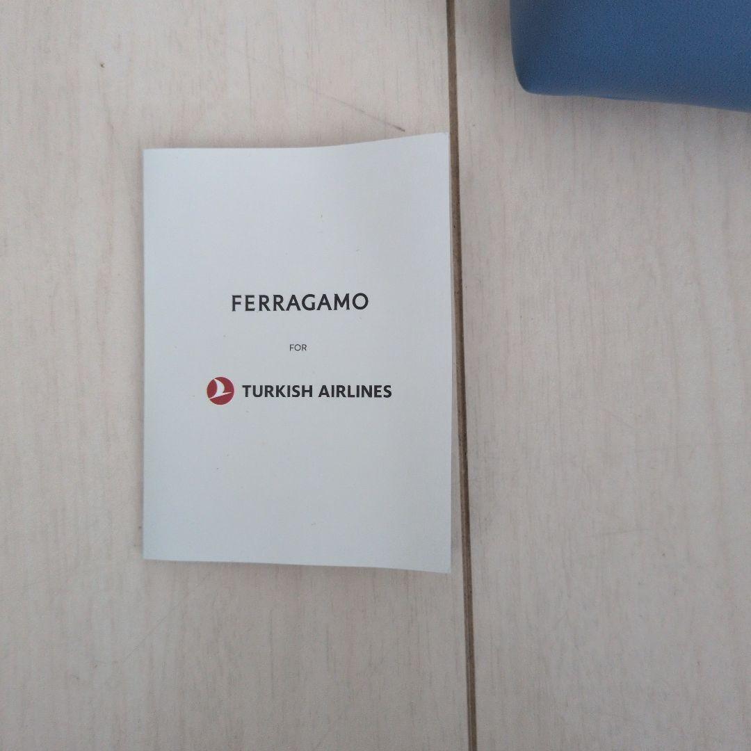 新品 ファーストクラス アメニティFerragamoとランバン トラベルポーチ