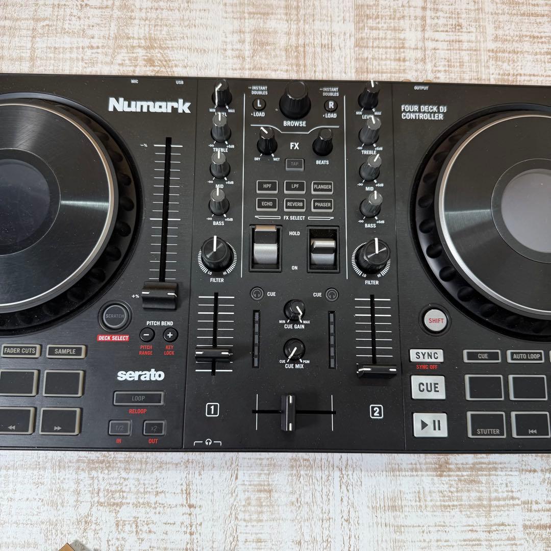 Numark Mixtrack Platinum FX ニュマーク