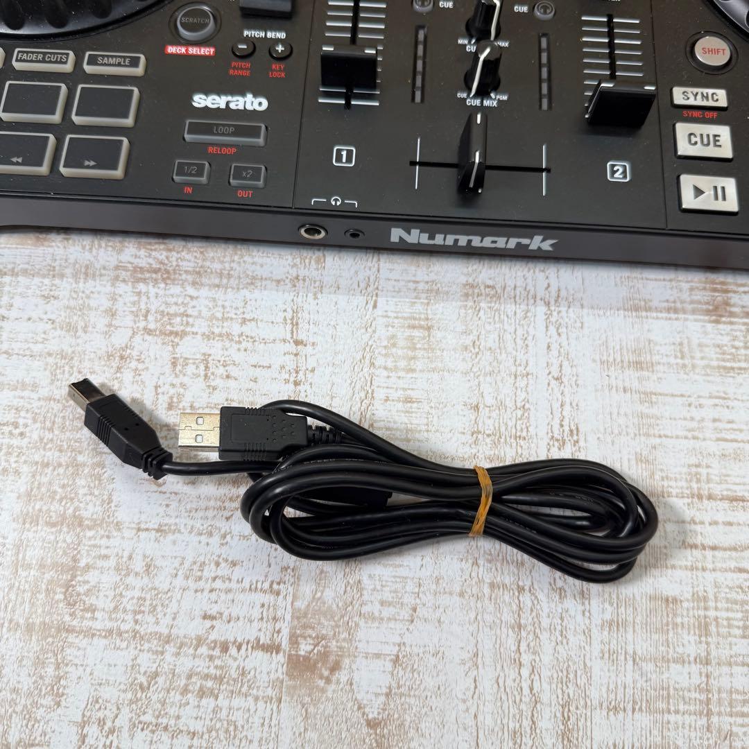 Numark Mixtrack Platinum FX ニュマーク