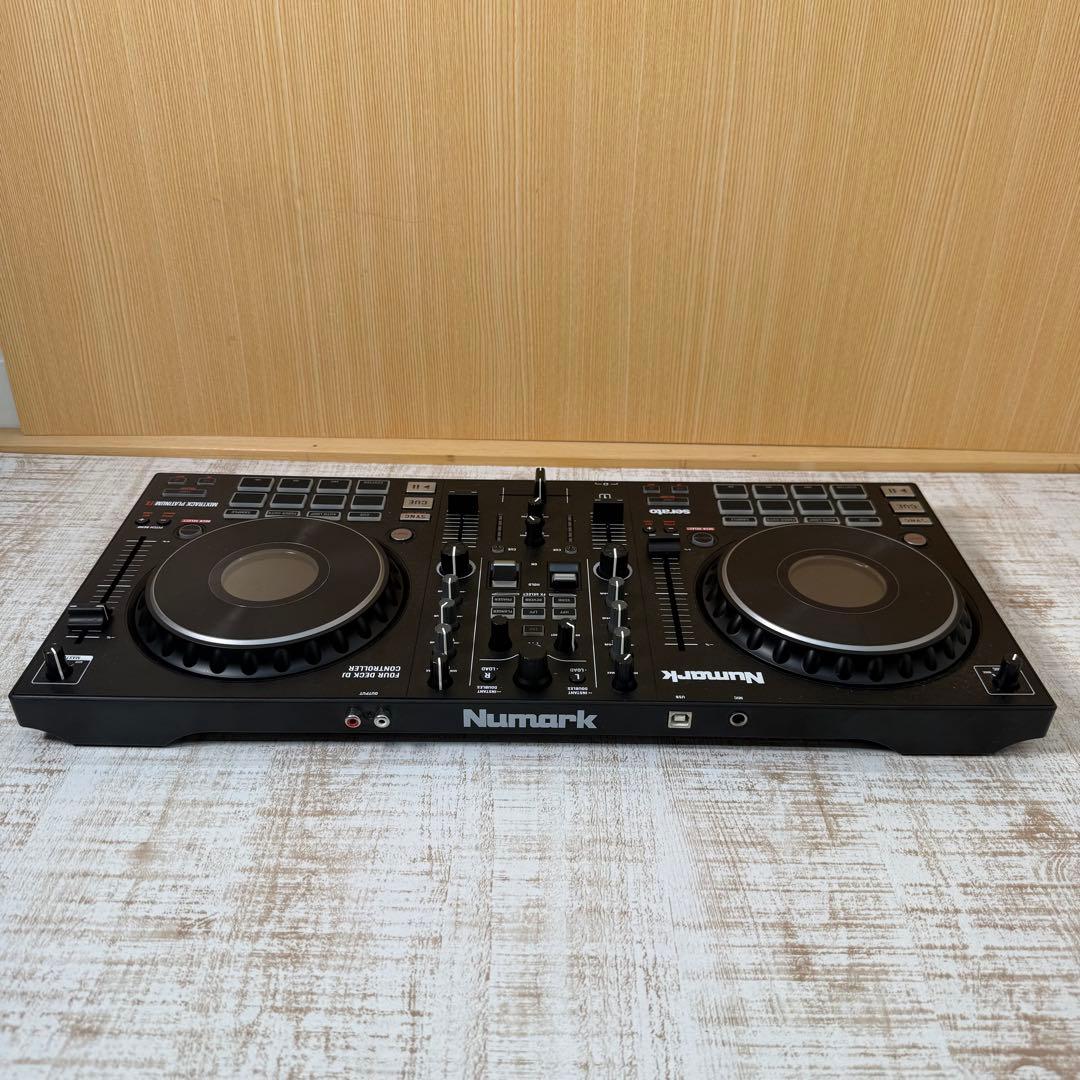 Numark Mixtrack Platinum FX ニュマーク