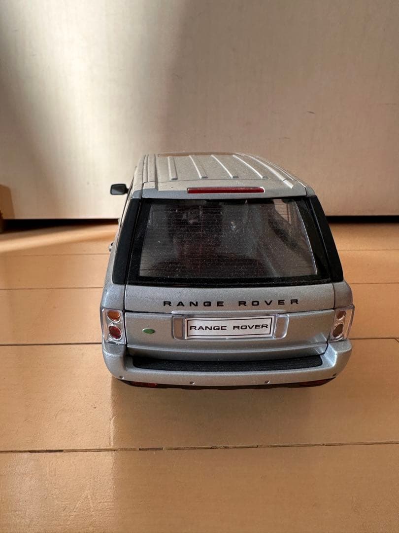 レア ランドローバー レンジローバー ミニカー シルバー 1/18 美品