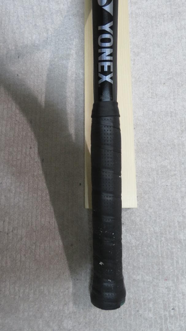 硬式テニスラケット（ヨネックス　ezone100　2024）