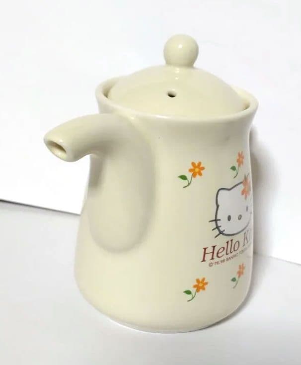 ハローキティ 食器セット■ティーポット/カップ &陶磁器製カップ& 醤油差し