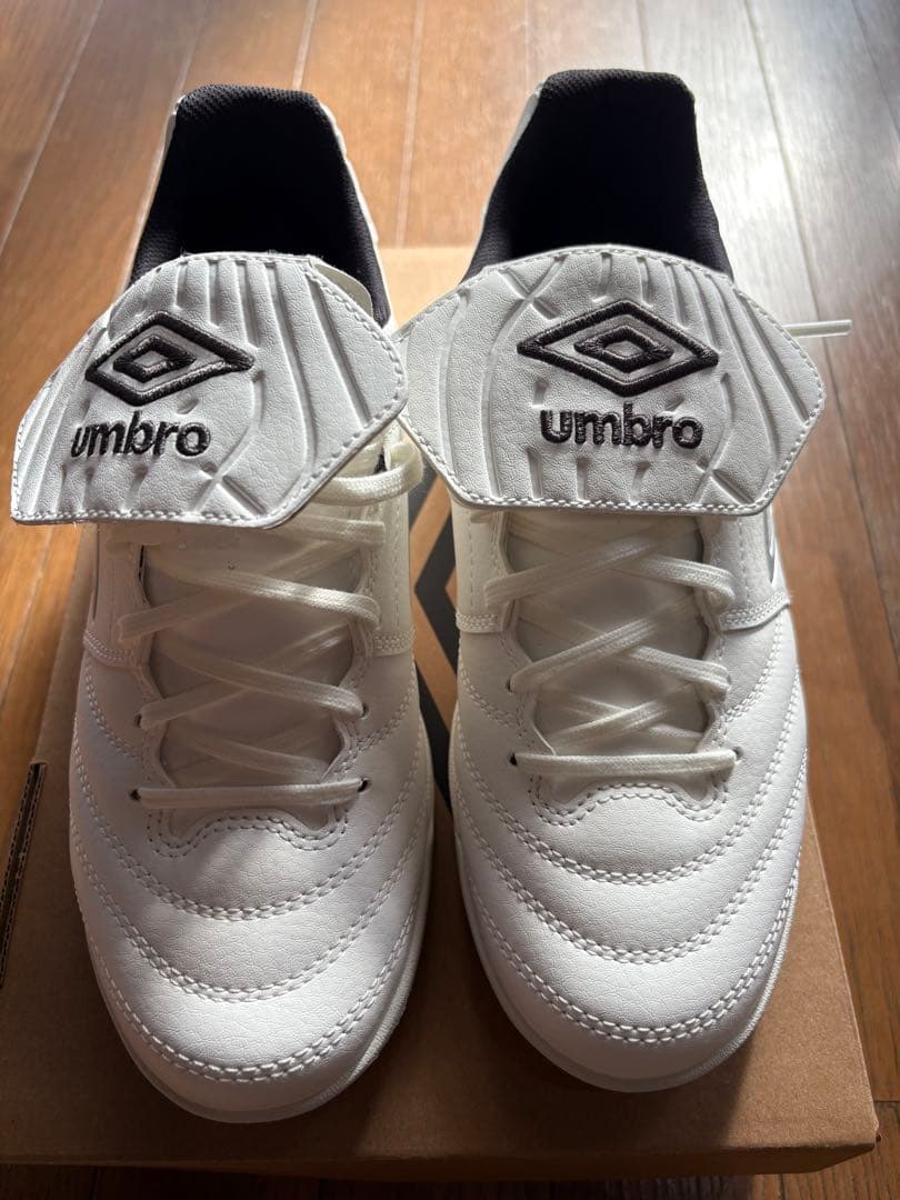 KAMO限定品アンブロアクセレイター TR LT EX WIDE 25.5