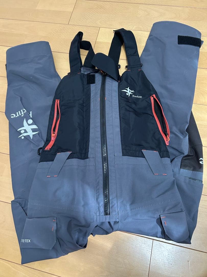 フォックスファイヤーハイドロマスタービブ