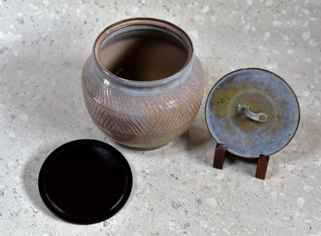 土生田焼　甚五郎作水指変え蓋つき　つぼ型　お茶道具