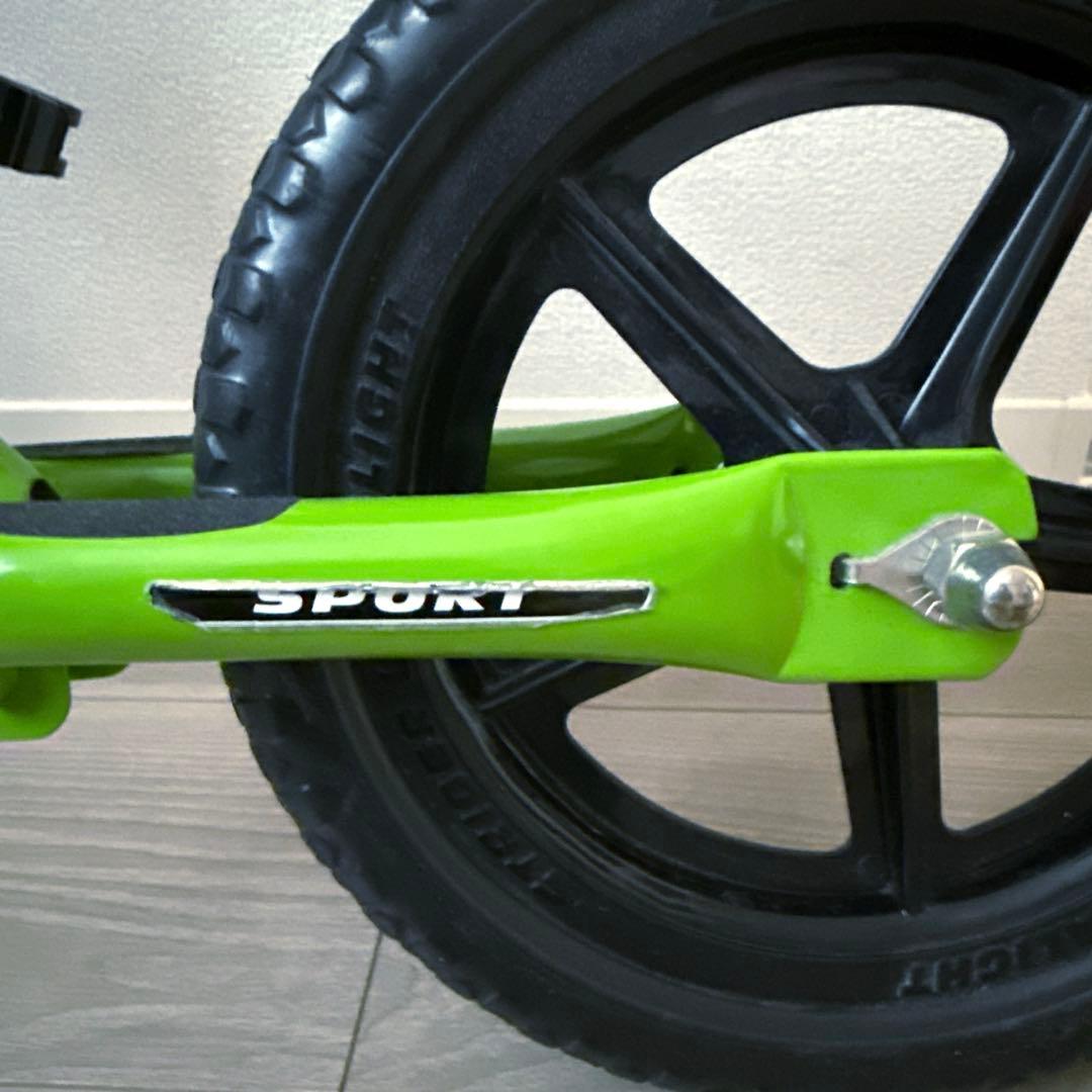STRIDERストライダーグリーンスポーツモデルSPORT 12インチカバー付き