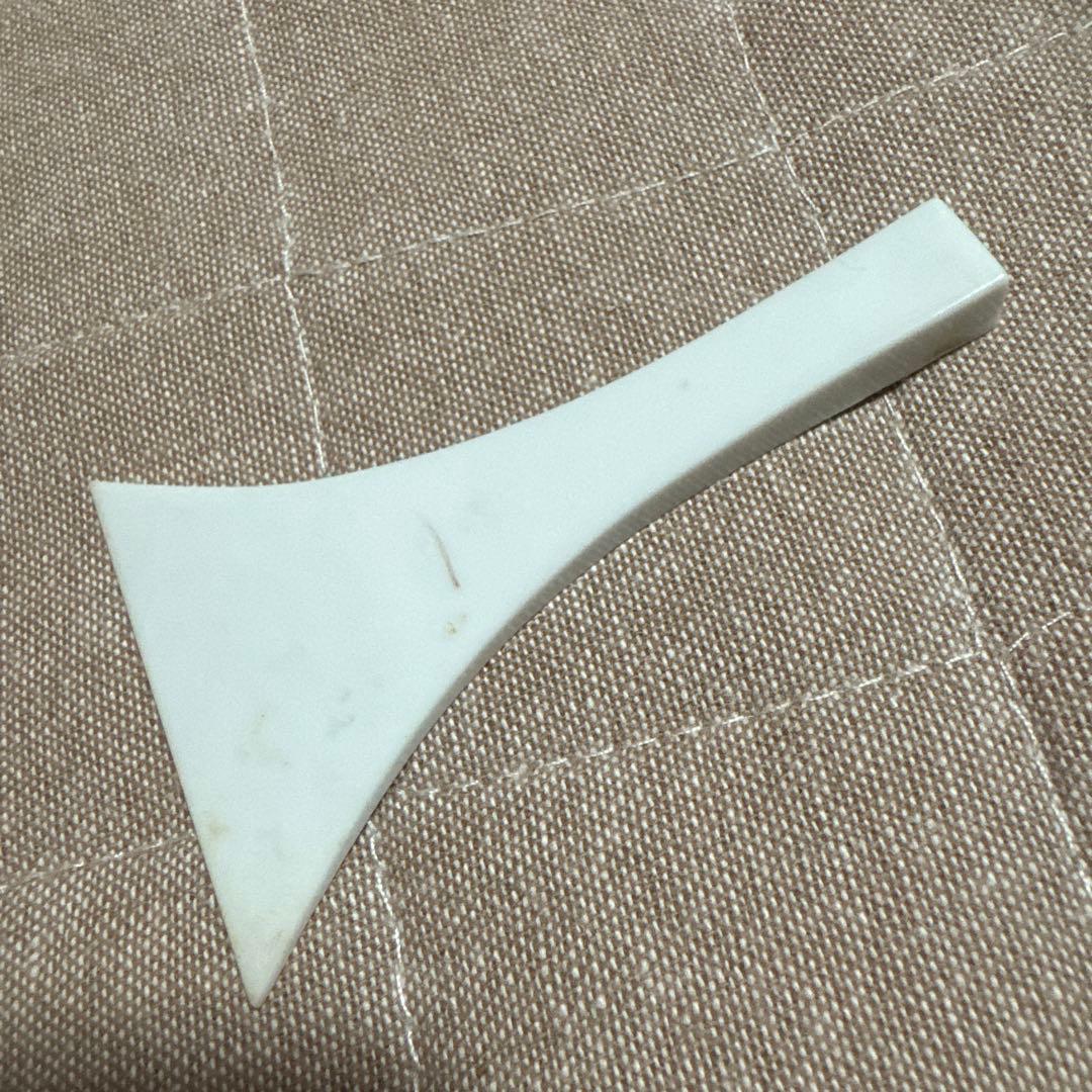 木製琴 13弦 赤い装飾付き