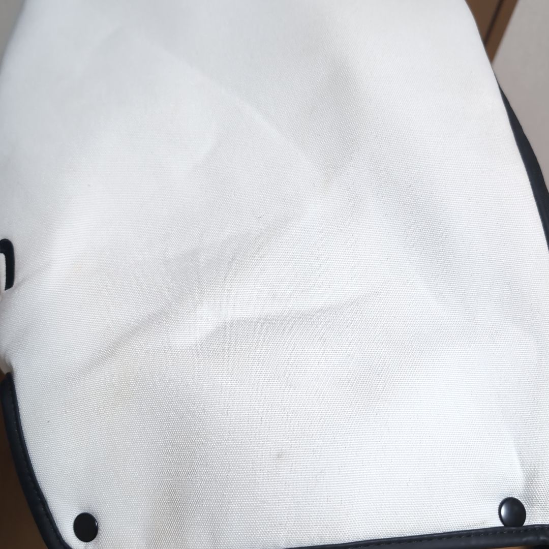 トラヴィスマシュー　キャディバッグ 白黒