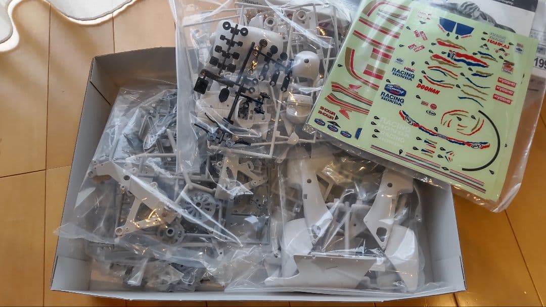 送料込み 京商ハングオンレーサー NSR500 1991 1/8未組み立て