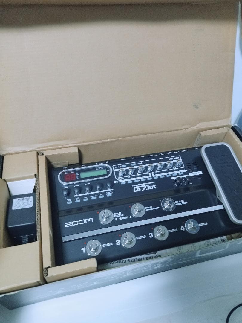 ZOOM G7.1ut ギターマルチエフェクター