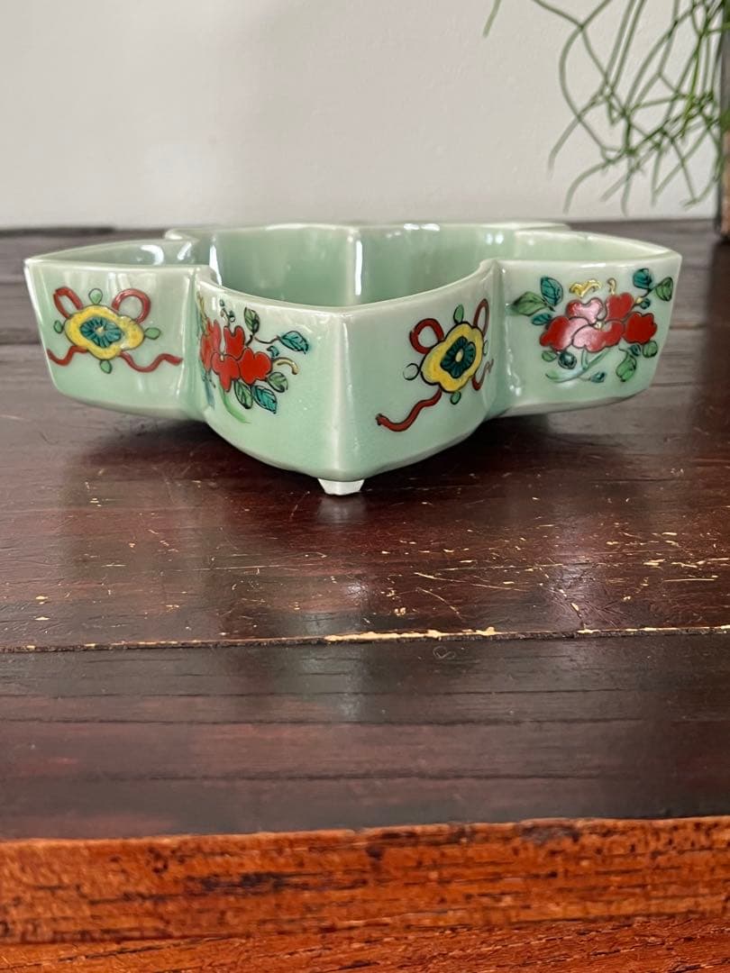 希少　注文品　清朝期　新渡　楓形鉢　五彩粉彩　蝶　虫菊　中国古玩　変形向付菓子鉢