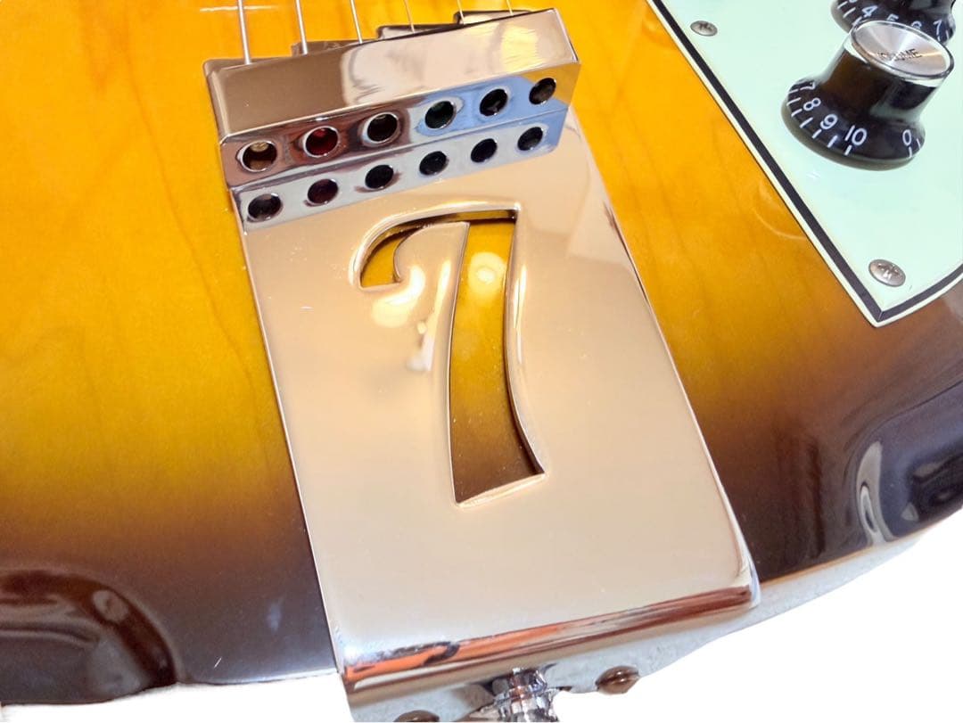 d*3様 Italia Guitars Mondial Classic 涼宮ハル